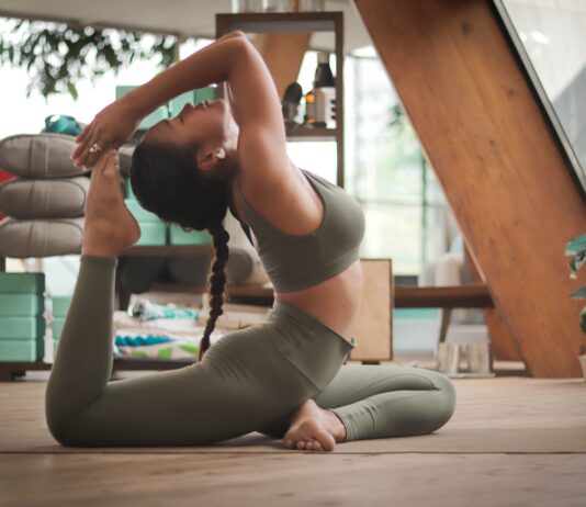 HOW DOES YOGA BENEFIT MENTAL HEALTH? HOW DOES YOGA BENEFIT MENTAL HEALTH